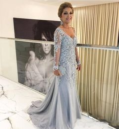 2023 Mother Of The Bride Dresses V Neck Sheer Long Sleeves Mermaid Lace Appliques Crystal Beads Silver Sweep Train Long Plus Size Party Evening Gowns