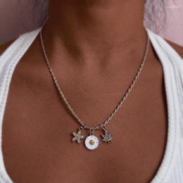 Chains JJFOUCS Love Pistol Crystal Flower Yin Yang Pendant Choker Necklaces Cute Fashion Statement Small Charm Necklace Party Jewellery