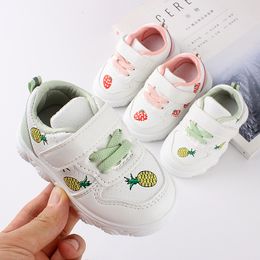 First Walkers Insole 11.5 13.5cm Baby Casual Shoes Boys Girls PU Leather Sneakers Strawberry Pineapple Pattern 230626