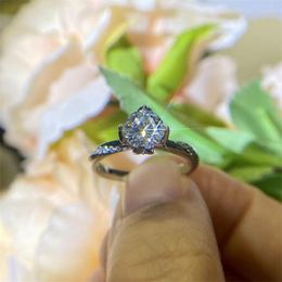 Cluster Rings D Color VVS1Moissanite AU750 White Gold Diamond Ring Passed Test Perfect Cut Couple Jewelry