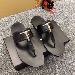 Sandálias de verão designer de luxo feminino flaps flaps versáteis sapatos de praia size35-40