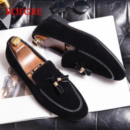 Boots Designer New Mens Leather Casual Shoes Formal Brogue Shoes for Men Tassel Loafers Large Size Comfortable Black Brown Moccasins