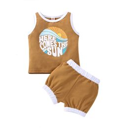 Clothing Sets 3 24M Casual Baby Boy Cartoon HERE COMES THE SUN Letter Print Round Neck Sleeveless Top Vest Patchwork Shorts 2pcs 230626