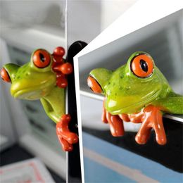 Decorative Objects Figurines Frog Resin Crafts Computer Accessories Desktop Decoration Creative Animal 230626
