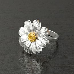 Cluster Rings Vintage Fashion Selling Small Daisy Flower Ring Beautiful Alloy Jewellery Accessories For Women And Girls The Gift
