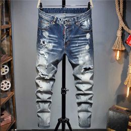 jeans da uomo Pantaloni jeans firmati Adesivi neri Lavaggio chiaro Pantaloni da moto Revival strappati Jeans True Religions per uomo Pantaloni ricamati Jeans Dsquared