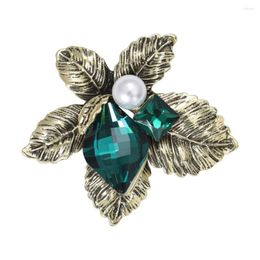 Brooches Female Vintage Crystal Flower For Women Luxury Pearl Alloy Plant Wedding Party Daily Clothing Bag Hat Brooch Safety Pin