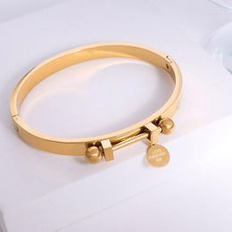 Bangle European And American Geometric Round Card Engraved LOVE FOREVER Design Bracelet Titanium Steel Plated 18K Gold Ornaments