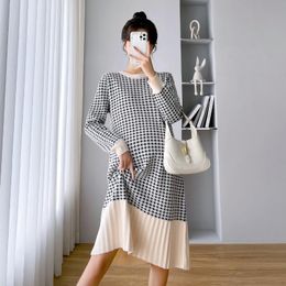 Dress A089# Autumn Winter Plaid Patchwork Knitted Maternity Dress Elegant A Line Loose Straight Clothes for Pregnant Women Pregnancy