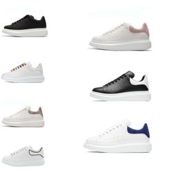 Designer shoes classic suede velvet leather women's flats luxury sports shoes men's casual shoes white and black flat-bottomed sliding sports shoes.