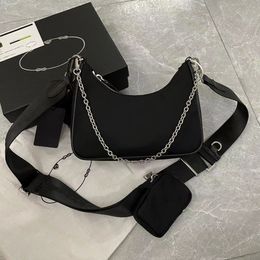 Man Womens Luxurys Tasarımcı Naylon 3pcs Omuz Çantaları En Kaliteli Deri Hobo Çantalar Hip-Hop Siyah Çapraz Vücut Çanta Çantalar Zincir Under Equet Bag Moda Tote Debriyaj Çantaları