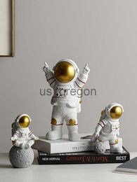 Decorative Objects Figurines Nordic Modern Astronaut Miniature Figurines Resin Craft Home Fairy Garden Desk Decoration Furnishing Articles Room Accessories