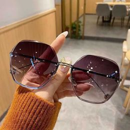 2023 New frameless cut edge circular UV resistant with trendy style and for women with a slim face