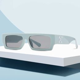 Nuove piccole scatole di piccole dimensioni maschili e grandi occhiali da sole alla moda da sole Street Sun Visor 29