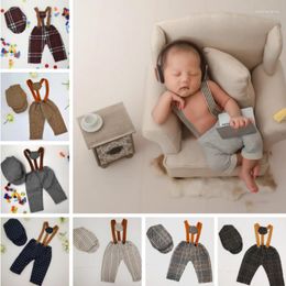 Clothing Sets Born Pography Props Baby Boy Clothes Suspender Trousers With Hats Peaked Cap Infant Shoot Accessories Fashion Design