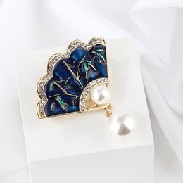 Brooches Vintage Women Blue Enamel Fan Brooch Rhinestone Pin Pearl Pendant Clothing Accessories Scarf Clip Female Jewelry