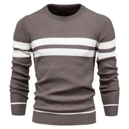 Men's TShirts 2023 Spring and Autumn Stripe Round Neck Sweater Fashion Colour Block Pullover Knit 230628