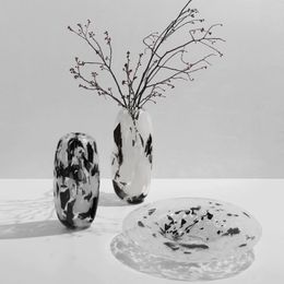 Vases Luxury Black And White Colour Matching Handmade Glass Art Vase Ornaments Desktop Home Bordeaux Decorative Fruit Plate