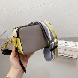 Дизайнерская мужская сумка для плеча сумки для мессенджера сумочка знаменитая сумочная сумка сумка для брелок для брелок с летающей сумкой высококачественная классическая сумка моды.