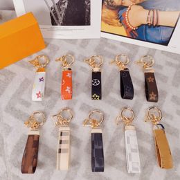 Fashion key ring designer keychain luxury mens keychains buckle keychain for car bag charm key unisex handmade leather keyring pedant accessories multicolor 65221