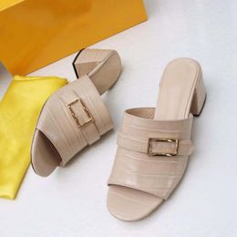 Paris 2024 New Luxury designer Women Sandals quilted Double Jelly Style Casual Women 62mm Slippers Summer Beach Women Slides Macaron sandalias