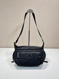 2VH994A new women's crossbody bag High-end quality shoulder bag with internal and external pockets the upper body effect is very cool and simple atmosphere