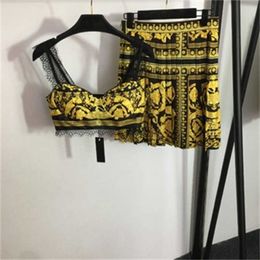 Estampas de Moda Vestido de Duas Peças Feminino Estampado Floral Vintage Renda Halter Top Design com Zíper Cintura Alta Saia Curta Plissada Verão Roupas Femininas Sensuais