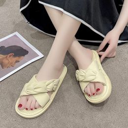 Тапочки 2023, летние однотонные женские туфли с круглым носком и открытым носком для ношения удобных кожаных женских туфель на плоской подошве снаружи