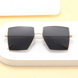 Trendy Box Large Frame Ocean Lens Personalised Fashion designer mens vintage Sunglasses brands for women men Plain Face Glasses