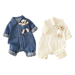 Rompers Spring Denim Baby Jumpsuit Cartoon Pocket Bear Romper for Boys Girls born Overalls Korean Style Onesie Autumn Kids Clothing 230628