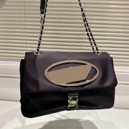 Women Fashion bags designers Chain shoulder messenger bag Top quality black handbags totes bags Fashion Metal Decoration Cross body bags Cosmetic Bags