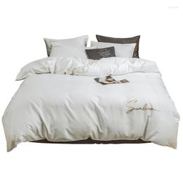 Conjuntos de roupa de cama 2023 lençol de cama duplo de algodão simples para uso doméstico capa de colcha bordado debrum confortável cor branca