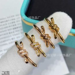 Designer Brand TFF V Gold Rope Knot Ring Girlfriends Light Luxury Small Group Rose Full of Smooth Face Smile Bow