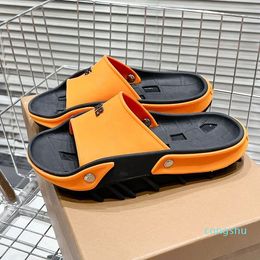 New Couple shoe Bucklow Slides Slippers Rubber sandals open toes Mules Unisex luxury designer Fashion Holiday flats Casual Sand shoes factory footwear