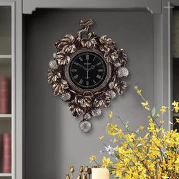 Wall Clocks European Resin Clock Living Room Modern Art Creative Silent Quartz