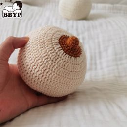 Rattles Mobiles 1pc Baby Teether Music Rattles for Kids Handmade Crochet Rattle Toy Breastfeeding Model Babies Gift Children's Toy 230628