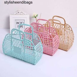 Totes Hot Sell Large-capacity Hollow Jelly Beach Holiday Tote Bag Reusable and Easy To Clean Plastic Portable Bath Basket stylisheendibags