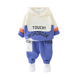 Clothing Sets Spring Children Clothes Baby Boys Girls Letter Hooded Jacket Pants 2Pcssets Kids Infant Clothing Toddler Casual Sportswear 230628