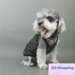 Hundekleidung schwarzer Brei coole Hundweste Voller klassischer Buchstaben Mode Welpe Westen Sommer Outdoor Bichon Schneider Bekleidung Top Qualität