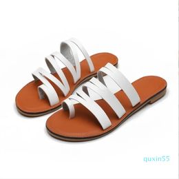 Sandals for Women Flat Beach Shoes Toe Ring Indoor Outdoor Anti-skidding Flat Fashion Lady Sandal