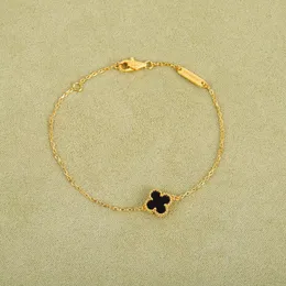 Armreif 2023, luxuriöses Charm-Armband aus V-Goldmaterial, Mini-Blumendesign mit 18-Karat-Echtgoldplattierung und Boxstempel PS7031