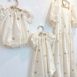 Family Matching Outfits Clothes Summer Girl Dress Puff Sleeve Woman Embroidered Flower Toddler Mother Daughter Look 230628