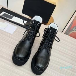 Luxury Designer Women Boots Genuine Leather Chain Thick bottom Martin Boot Platform Middle heel Autumn and winter Shoes Size 35-40 With box