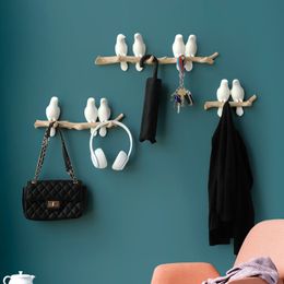 Bathroom Shelves Resin Birds Figurine Wall Hooks Decorative Home Decoration Accessories Key Bag Handbag Coat Rack Holder Wall Hanger For Clothes 230628