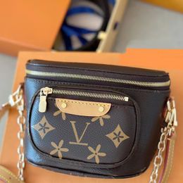 Luxury M82208 Mini bumbag handbag shoulder camera bag Womens classic clutch crossbody pack belt Waist bag Mens M82335 Leather Designer fanny chest satchel tote bag