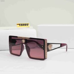 Designer Versage Sunglasses Vercace 2023 New Fanjia Large Frame Fashion Sunglasses Personalised Head Letter Border Sunglasses 8262
