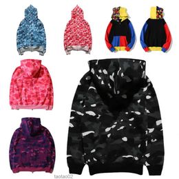 Designer mens Hoodies Camouflage women Sportwear Coat Jogger Tracksuit Pullover Fleece Sweatshirt Crewneck Bird Drake Black Hoodie Men zip up jacketsTQQQ