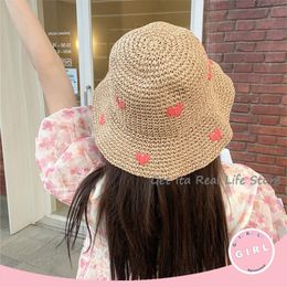 Women Folding Straw Bucket Hats Heart Pattern Girl Cute Beach Weave Sun Shade Hat with Large Brim Ladies Kawaii Basin Hat T126