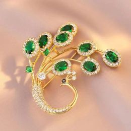 Elegant, fashionable, noble, ancient style grandmother emerald luxury brooch high-end brooch ins trendy women's Personalised luxury DIY