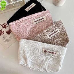 New Stereoscopic flower Travel Cosmetic Bag Makeup Storage Bag Purses Women Large Capacity Zipper Make Up Organiser Storage Clutch